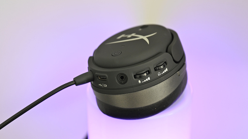 The Cloud Orbit S have separate dials for balancing game and mic volume, along with a dedicated 3D button on the other side for adjusting spatial audio profiles.